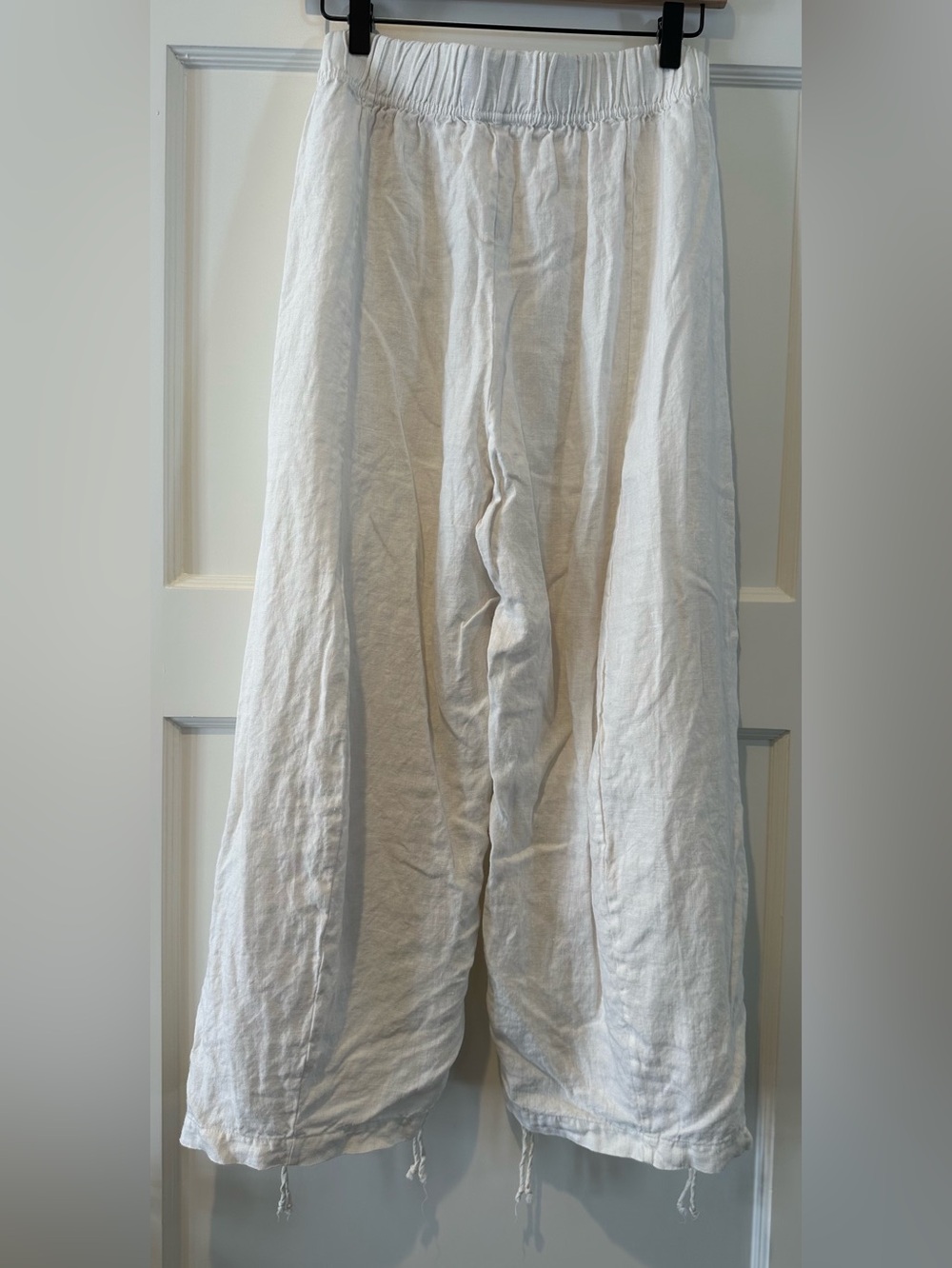 Bluefish Crop Linen Billow Pant in White